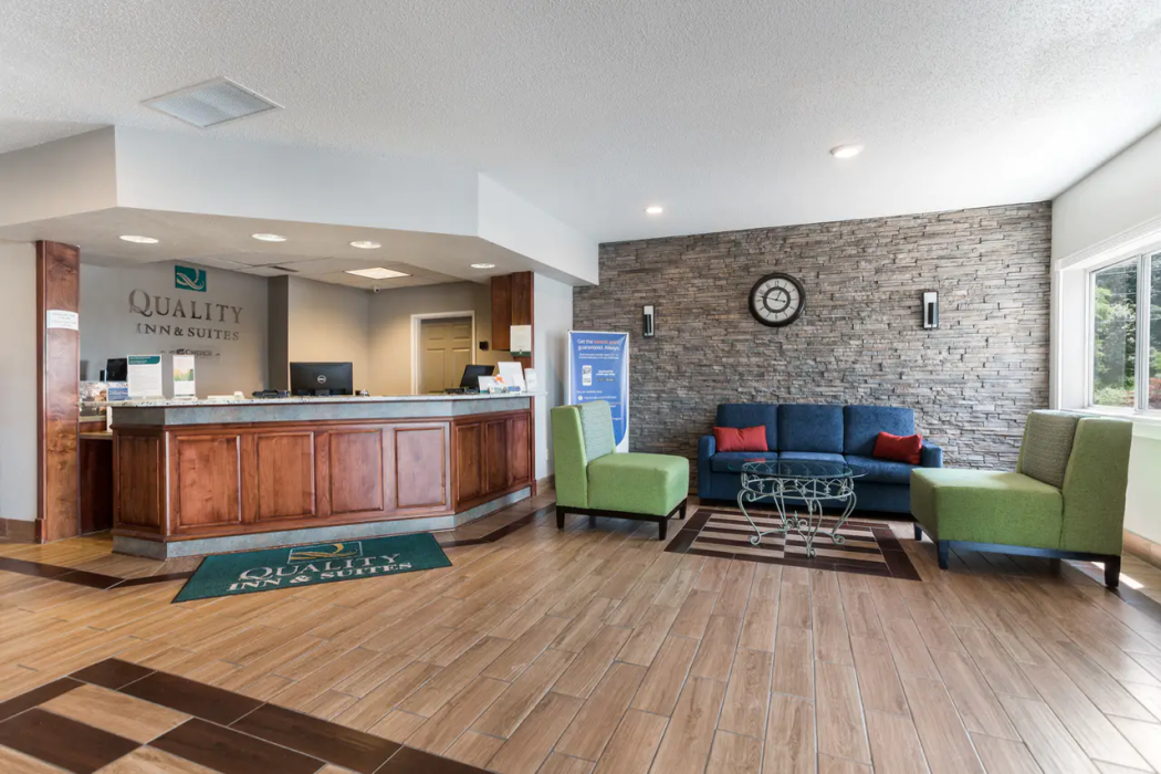 Quality Inn & Suites Ferdinand 8/27