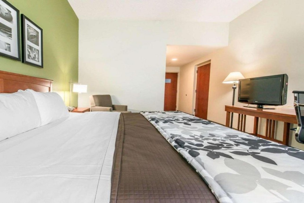Sleep Inn and Suites Winchester 13/25