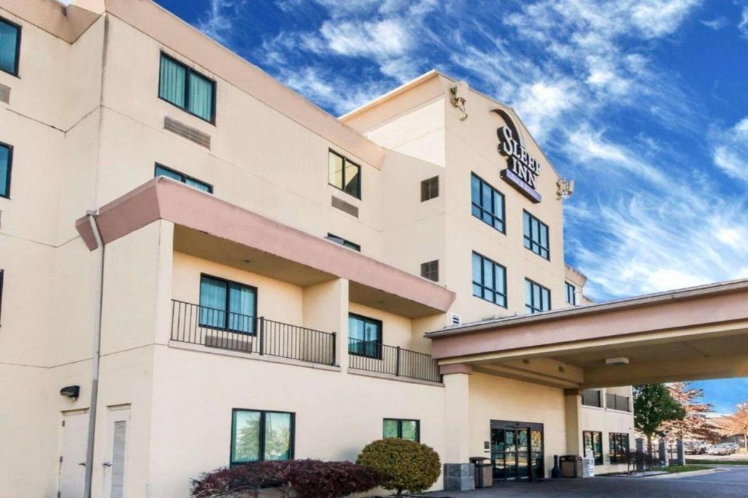 Sleep Inn and Suites Winchester 3/25