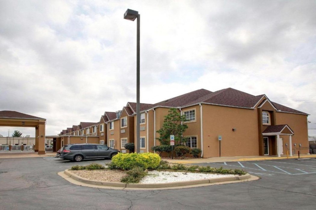 Days Inn by Wyndham Jackson Downtown 1/24