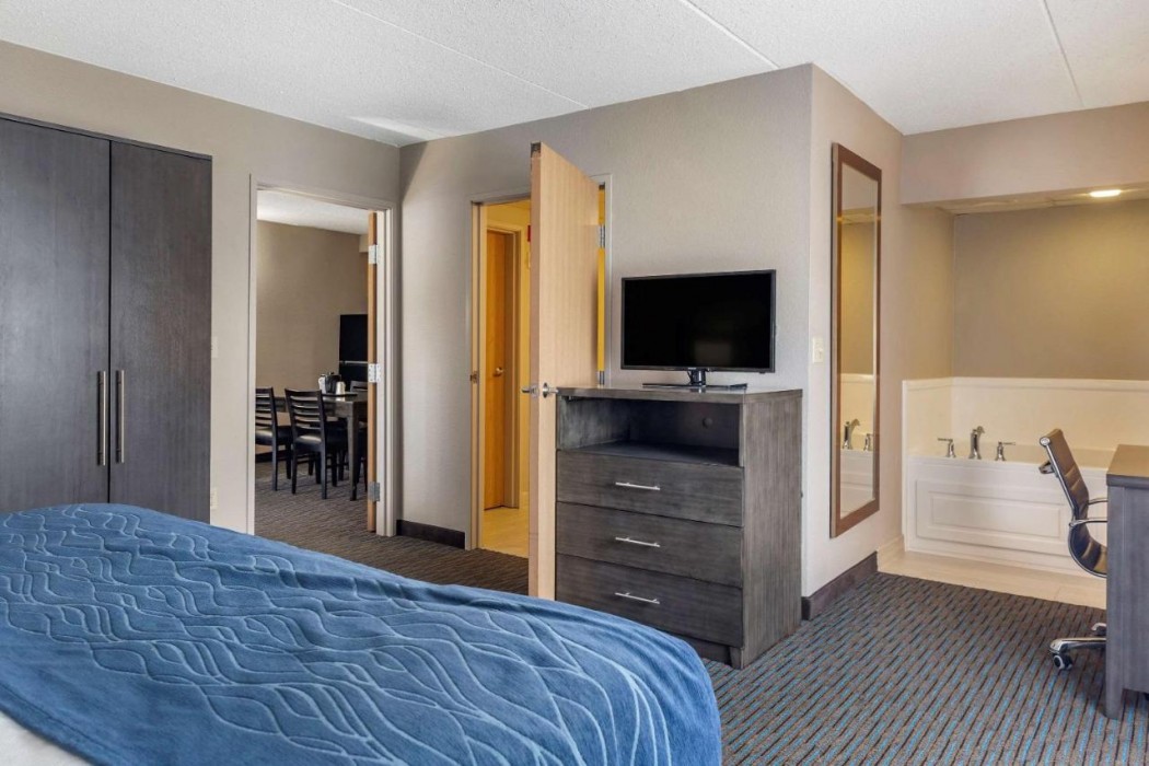 Comfort Inn Griswold, CT 7/31
