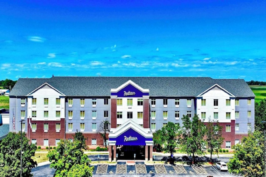 Radisson Hotel Fairview Heights - St. Louis 1/33