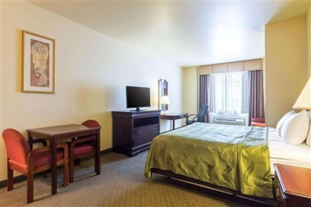 Quality Inn & Suites Alma I-40 8/26