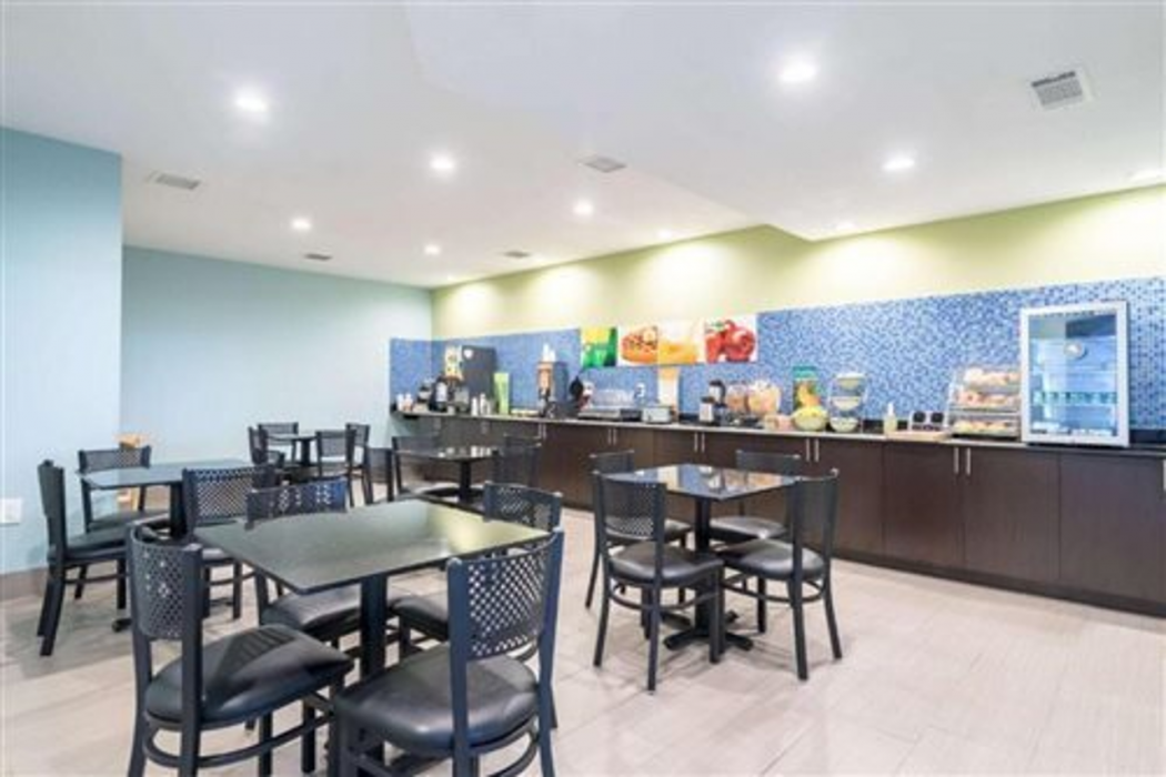 Quality Inn & Suites Alma I-40 12/26