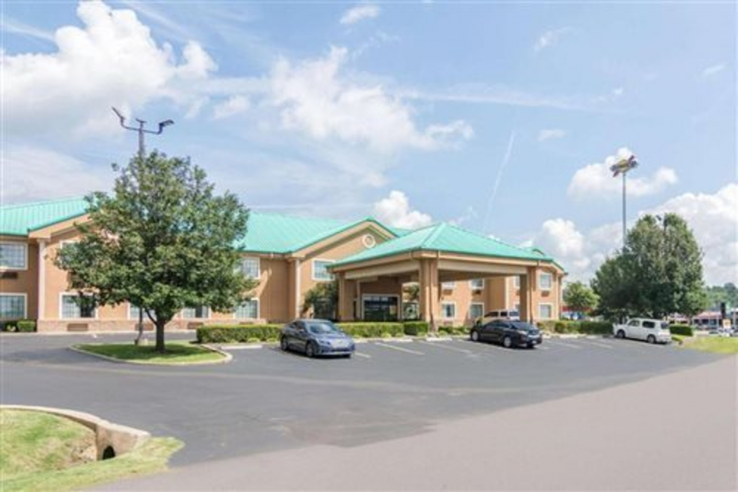 Quality Inn & Suites Alma I-40 1/26