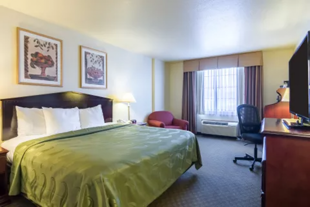 Quality Inn & Suites Alma I-40 10/26