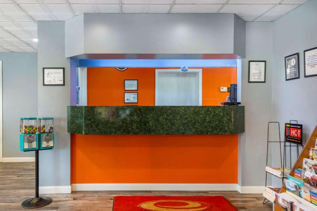 Econo Lodge Cortland Downtown NY 2/30