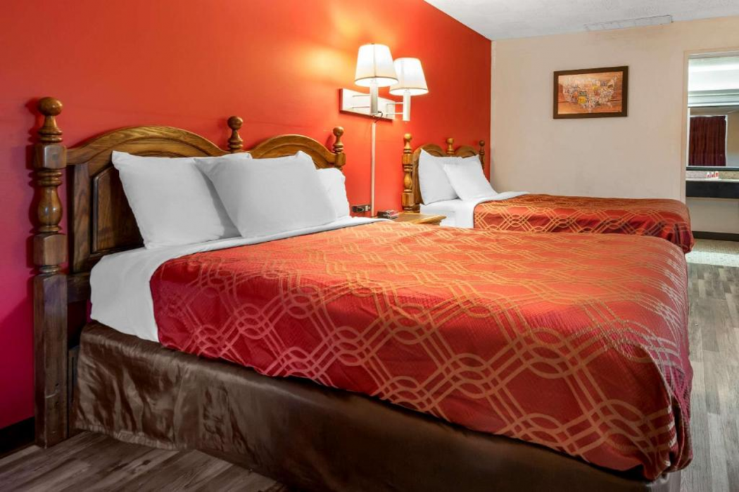Econo Lodge Cortland Downtown NY 13/30