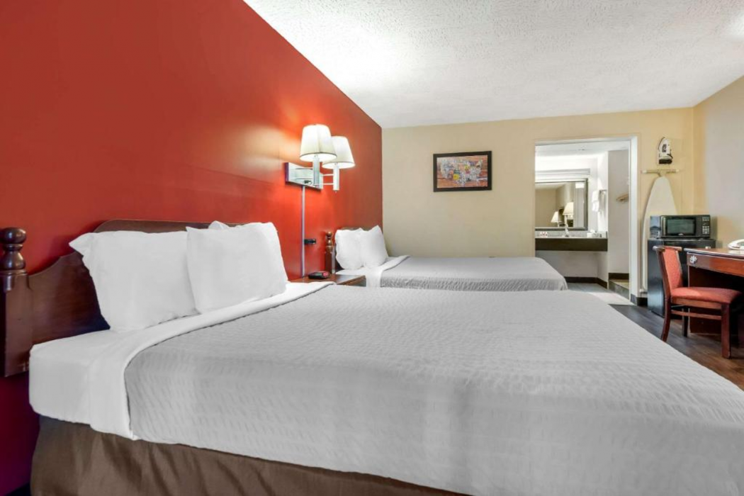 Econo Lodge Cortland Downtown NY 10/30
