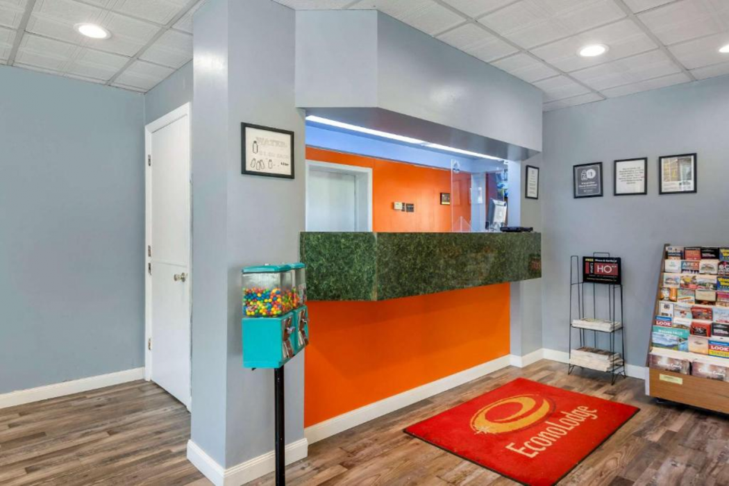 Econo Lodge Cortland Downtown NY 3/30