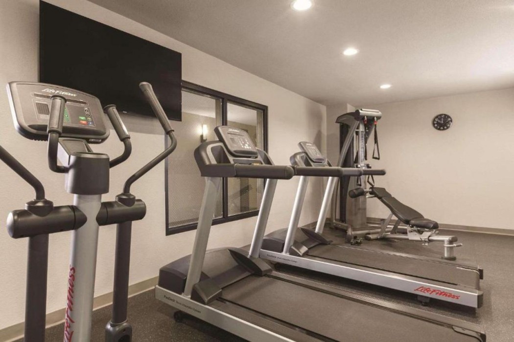 Country Inn and Suites By Radisson Bakersfield, CA 11/23