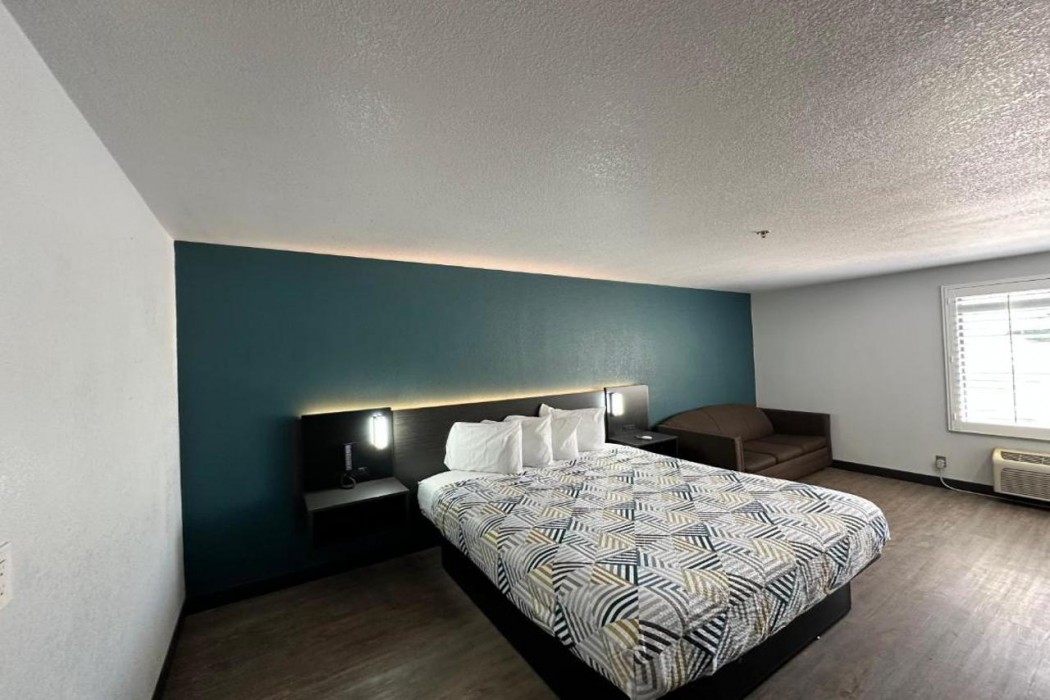 Motel6 Lebec, CA 6/44