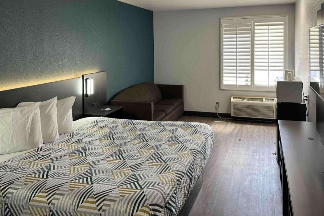 Motel6 Lebec, CA 9/44