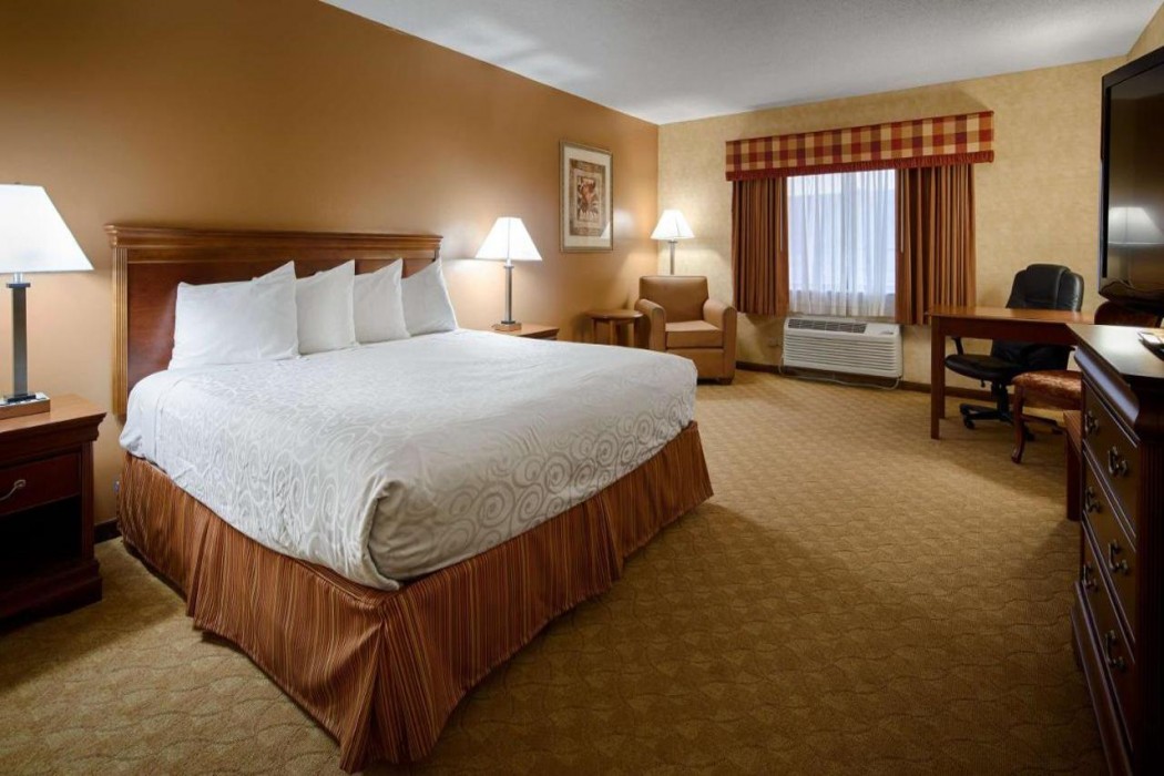 Days Inn by Wyndham St. Charles IL 12/17