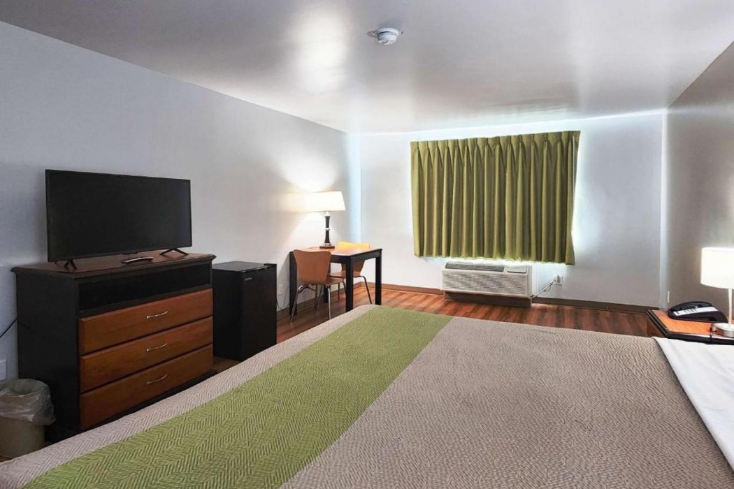 Motel6 Ennis, TX 13/66
