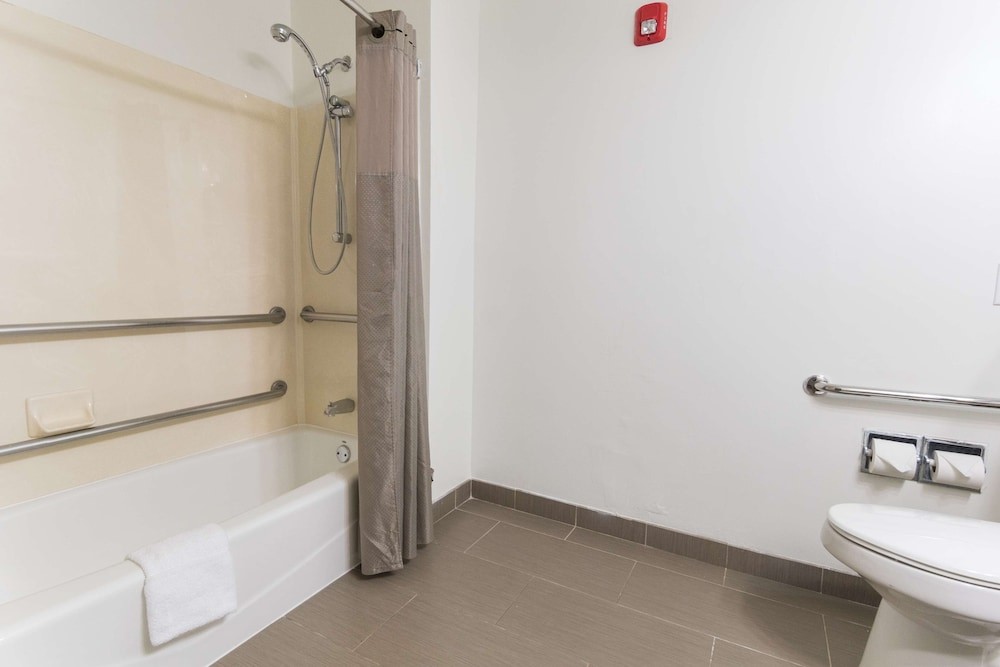 Motel6 Ennis, TX 16/66
