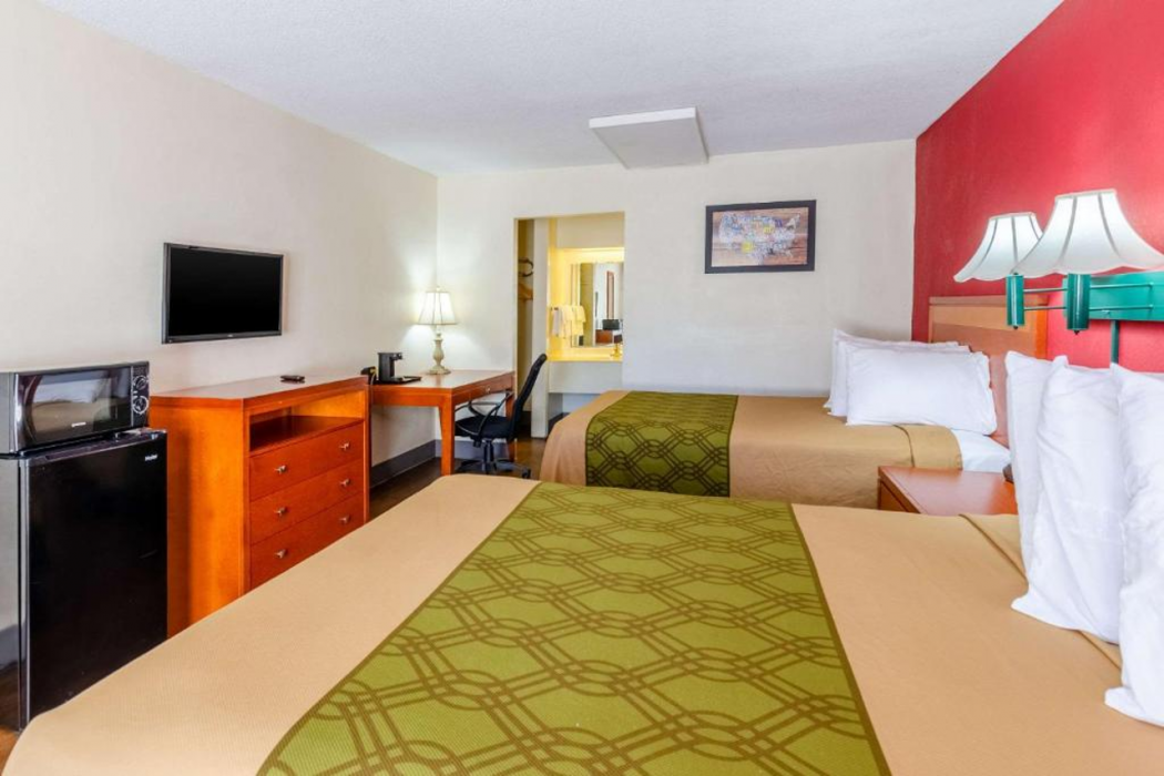Econo Lodge Martinsville 6/18