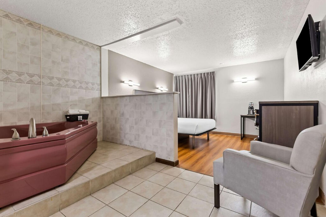 Red Lion Inn & Suites Pontoon Beach 17/55