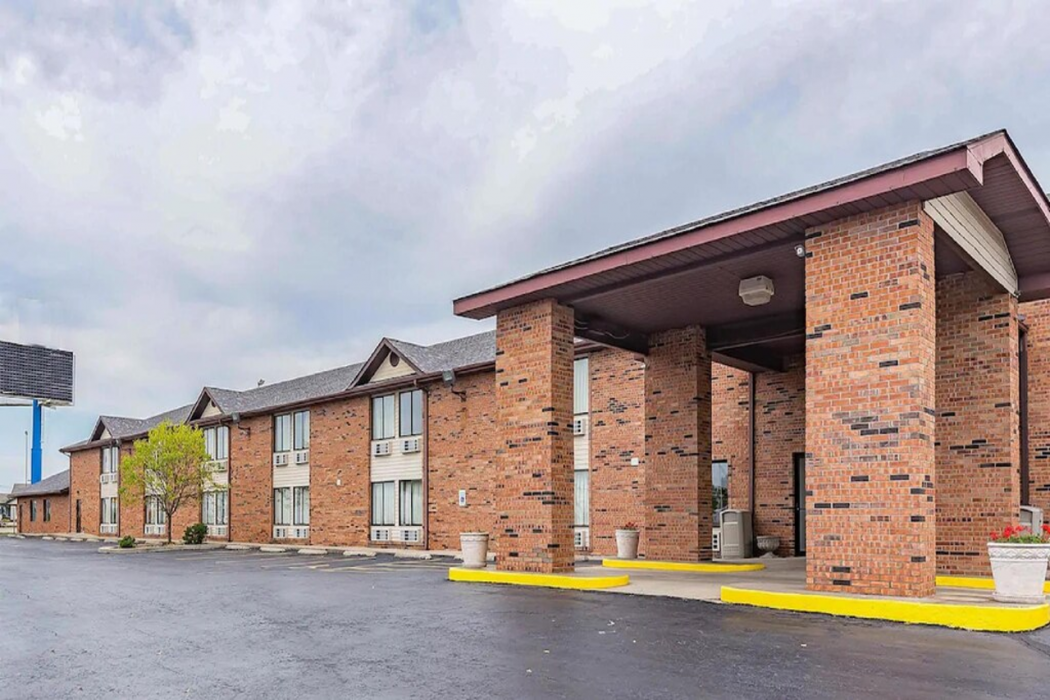 Red Lion Inn & Suites Pontoon Beach 1/55