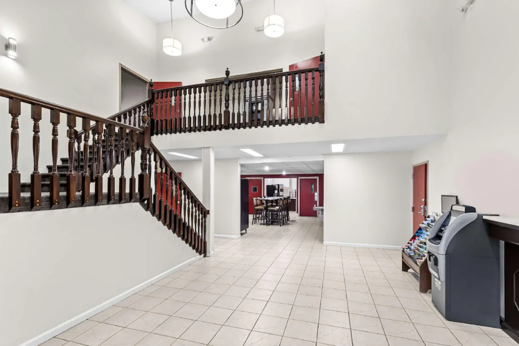 Red Lion Inn & Suites Pontoon Beach 5/55