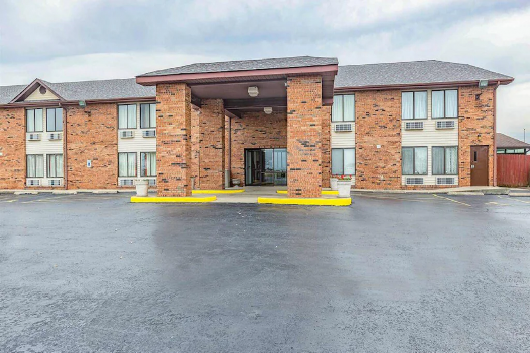 Red Lion Inn & Suites Pontoon Beach 2/55