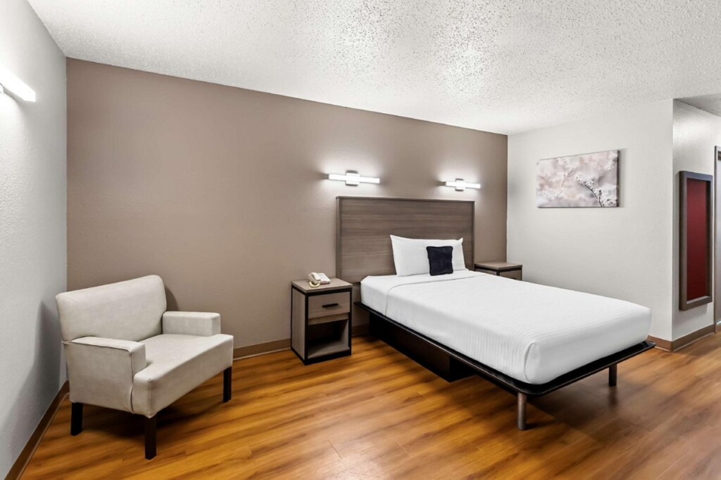 Red Lion Inn & Suites Pontoon Beach 18/55