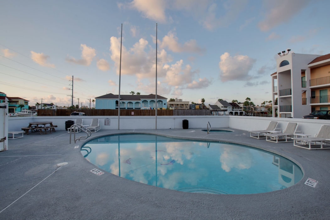 WindWater Hotel & Marina 34/66