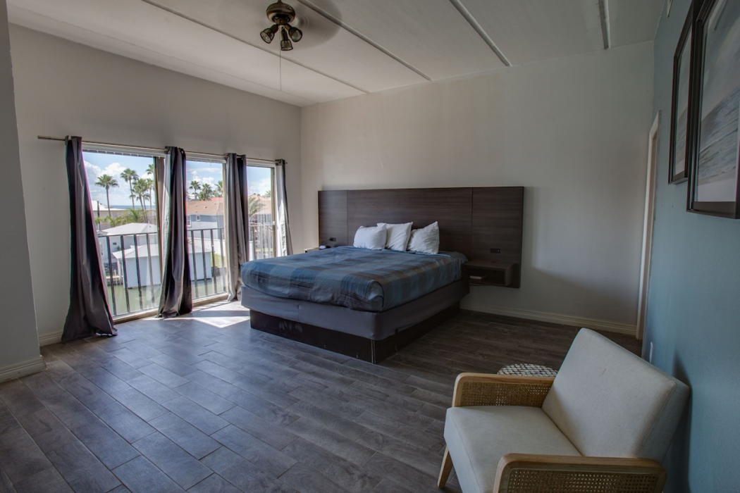 WindWater Hotel & Marina 20/66