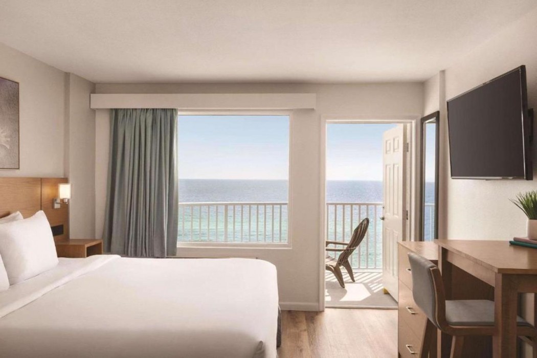 Radisson Beachfront Hotel - Panama City Beach 18/33
