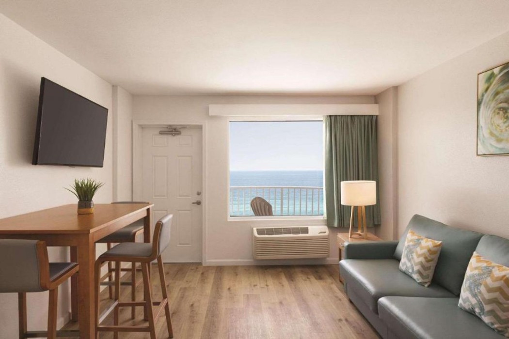 Radisson Beachfront Hotel - Panama City Beach 17/33