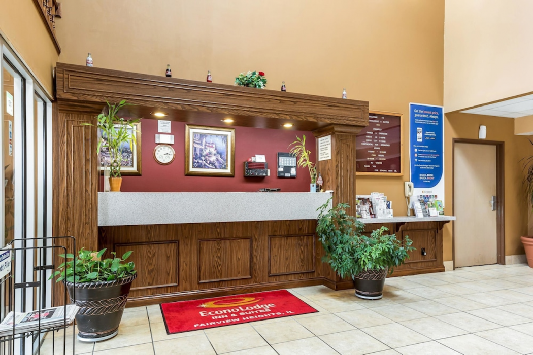 Econo Lodge Inn & Suites Fairview Heights - St. Louis 5/22