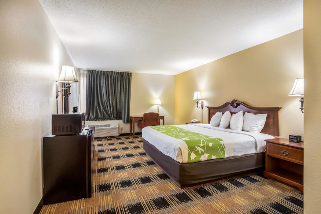 Econo Lodge Inn & Suites Fairview Heights - St. Louis 9/22