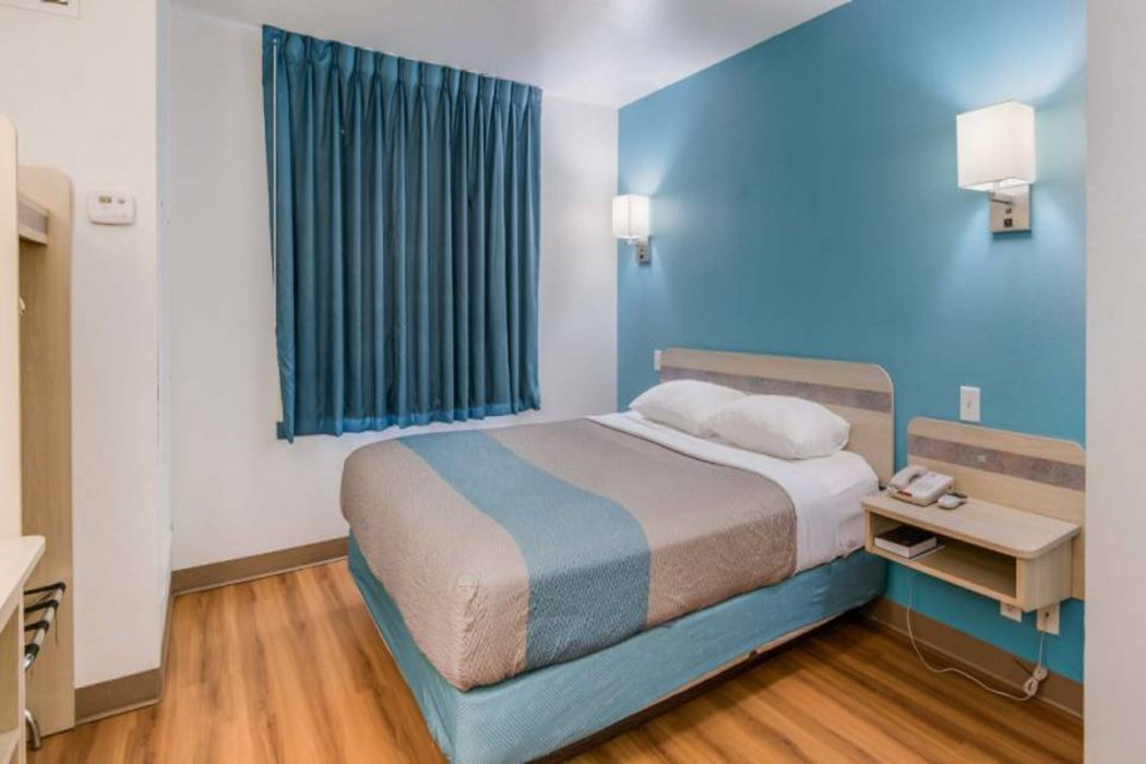 Motel6 Roswell, NM 12/45
