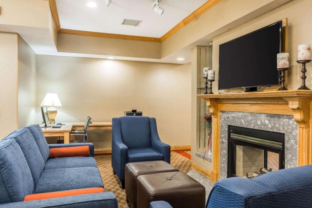Comfort Inn & Suites Mishawaka South Bend 9/18