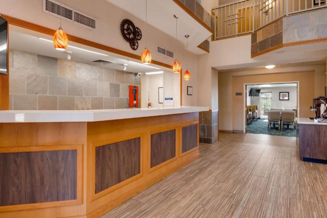 Best Western Plus Gateway Inn & Suites 6/34