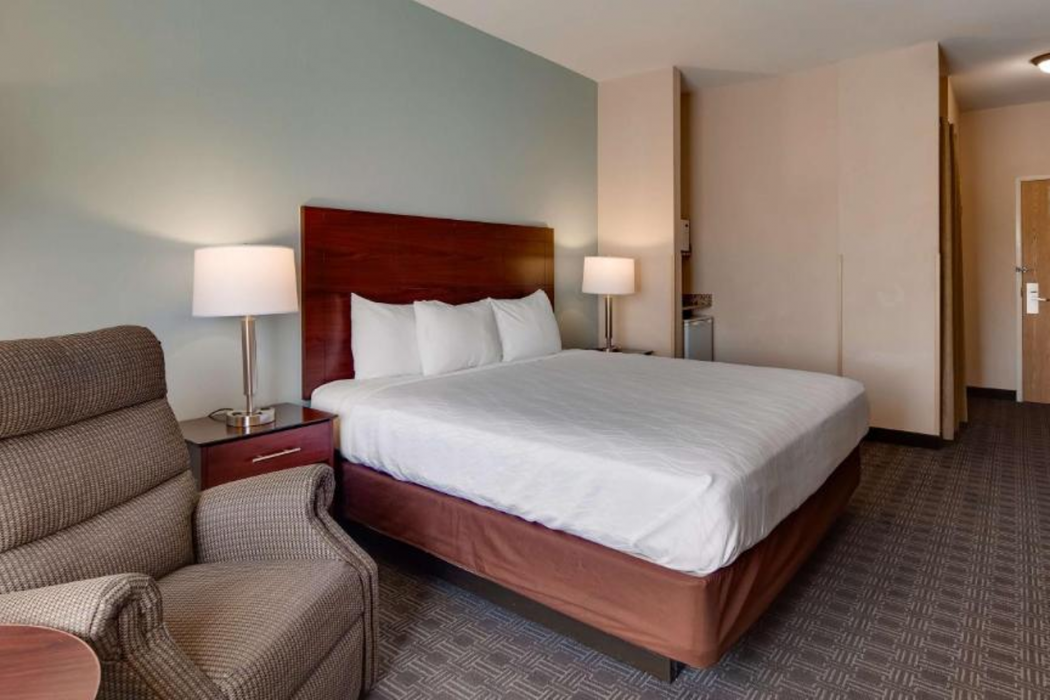 Best Western Plus Gateway Inn & Suites 9/34
