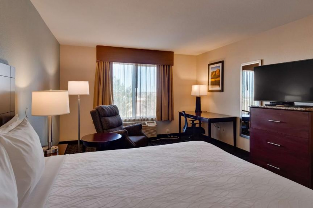 Best Western Plus Gateway Inn & Suites 16/34