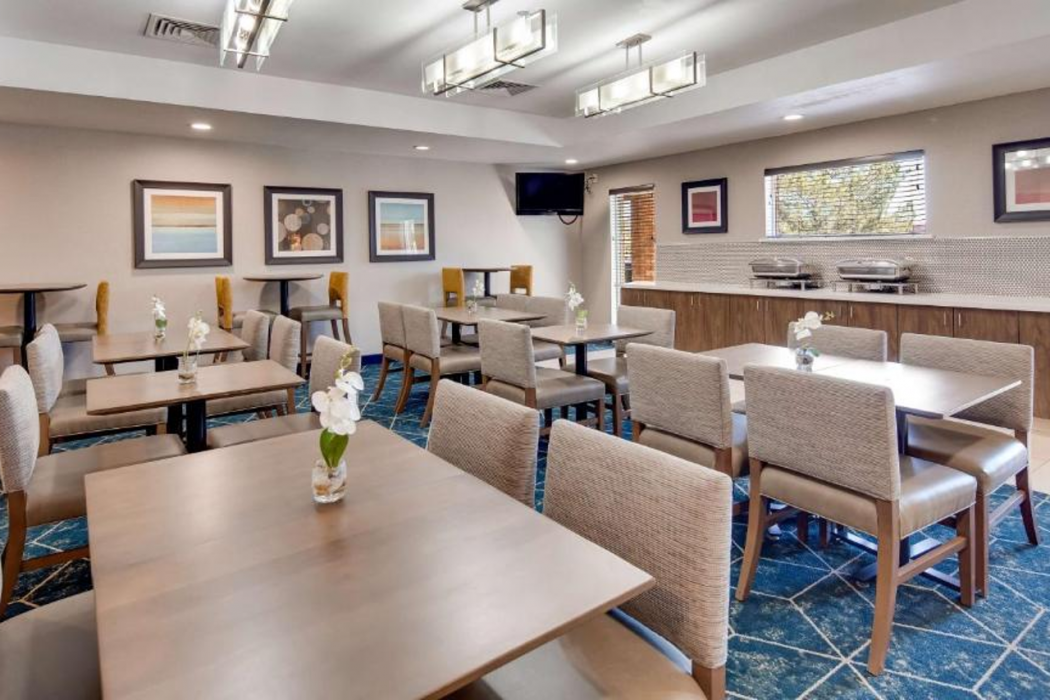 Best Western Plus Gateway Inn & Suites 28/34