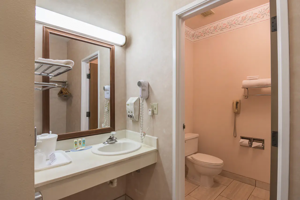 Quality Inn Fresno Yosemite Airport 12/27