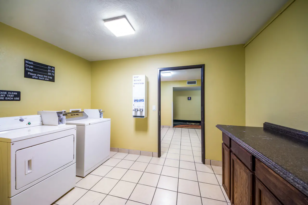 Quality Suites San Antonio 12/34