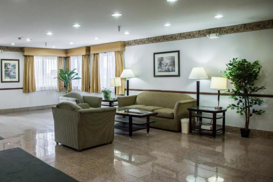 Quality Inn & Suites Loves Park Near Rockford 7/35
