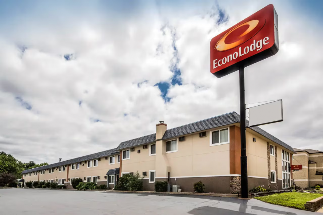 Econo Lodge La Crosse North 1/27