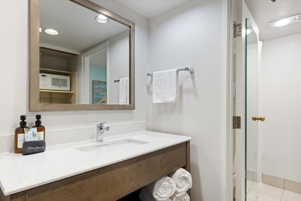 456 Embarcadero Inn Suites 38/77