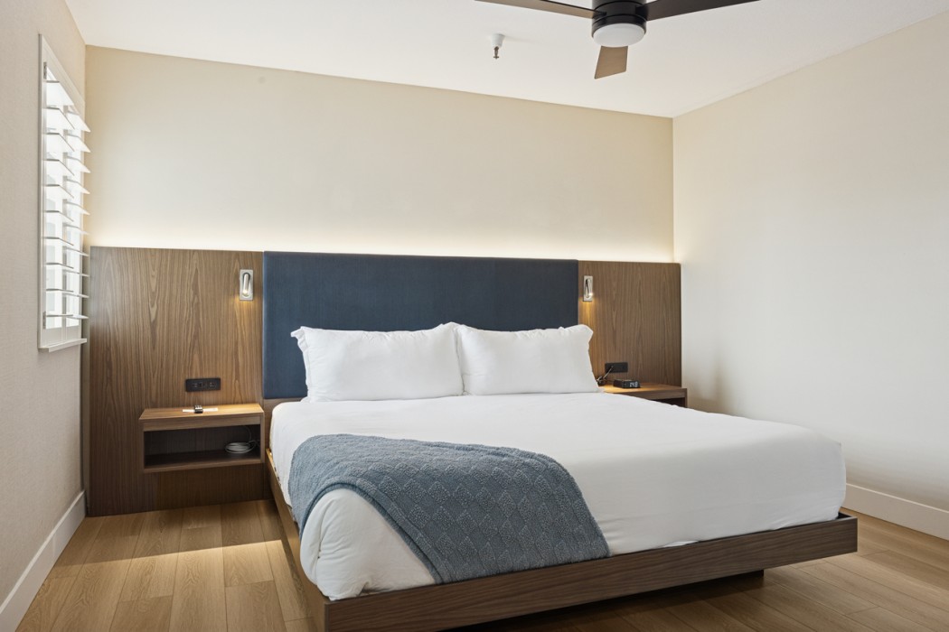 456 Embarcadero Inn Suites 32/77