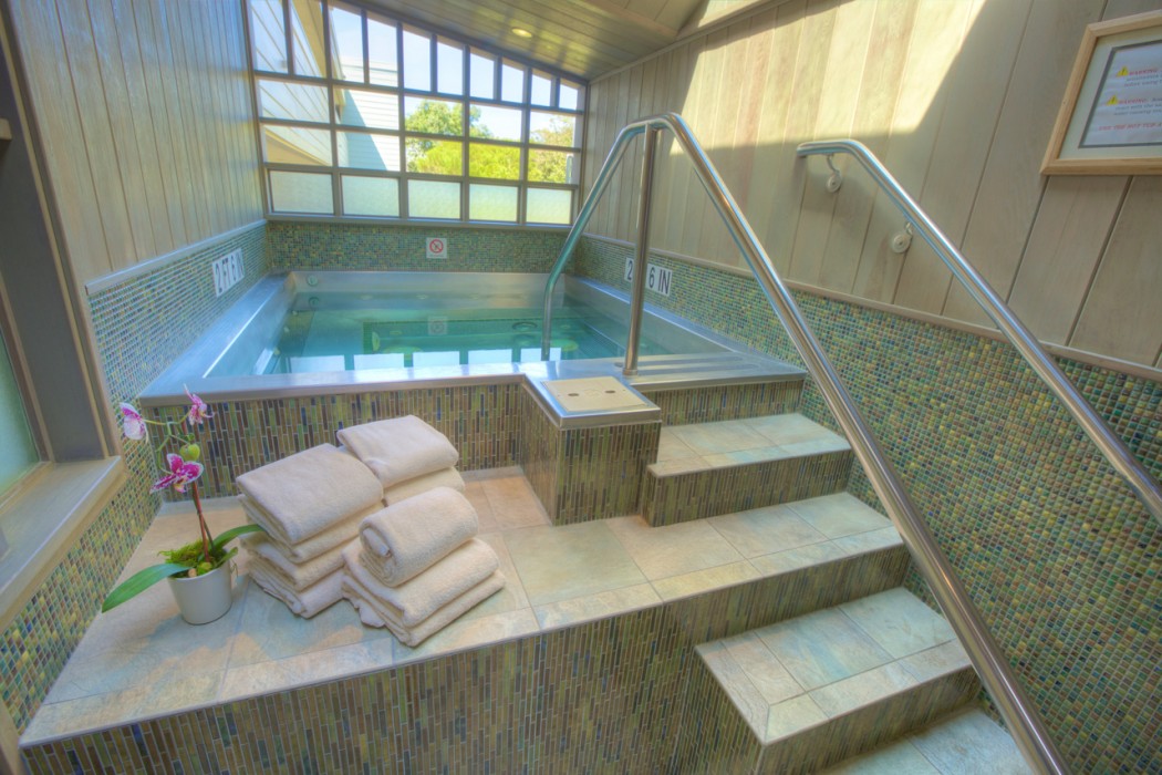 456 Embarcadero Inn Suites 48/77