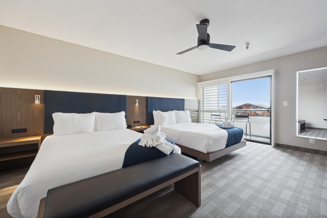 456 Embarcadero Inn Suites 29/77