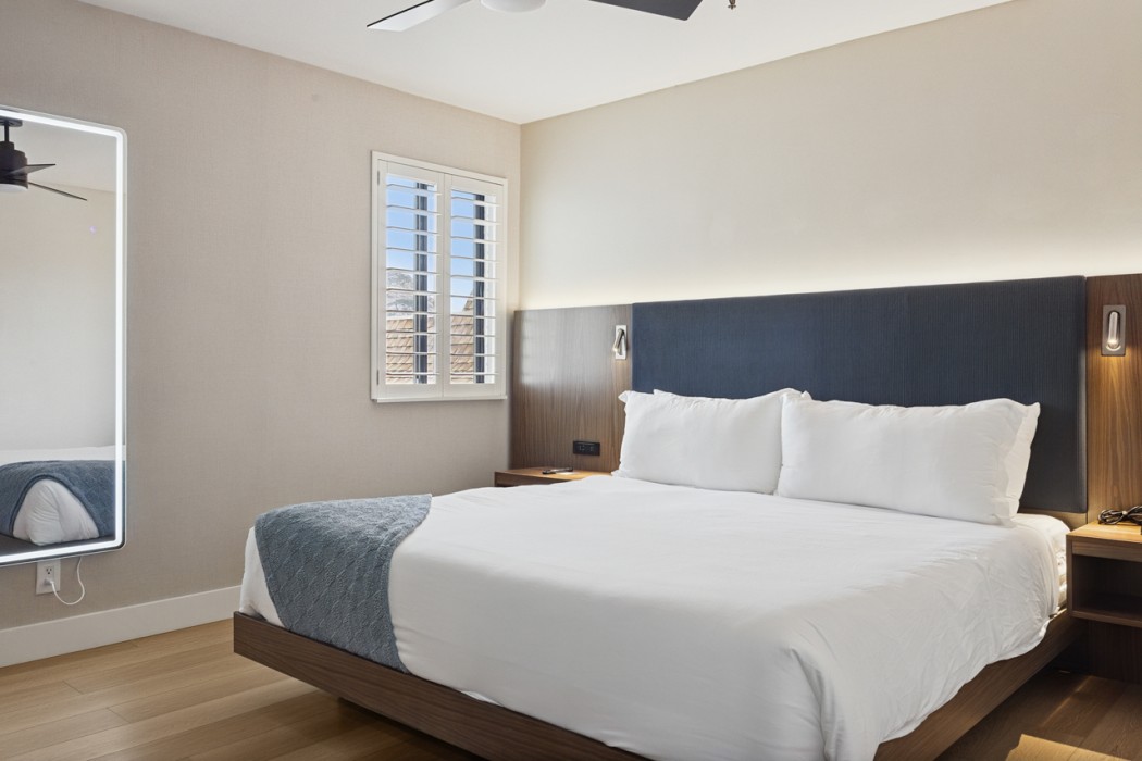 456 Embarcadero Inn Suites 30/77