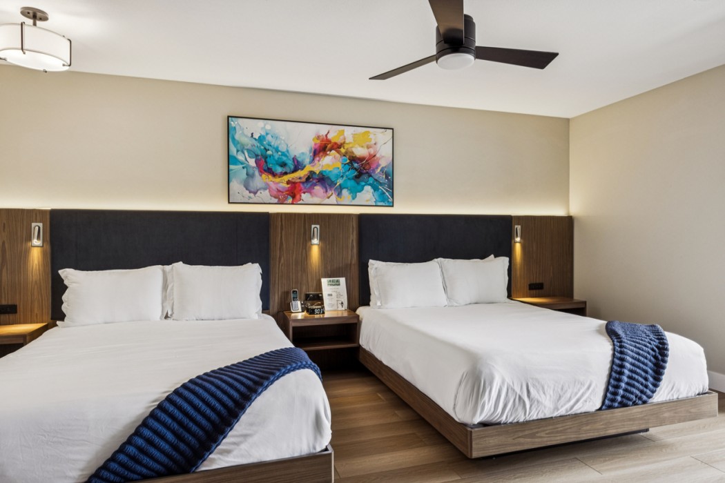 456 Embarcadero Inn Suites 21/77