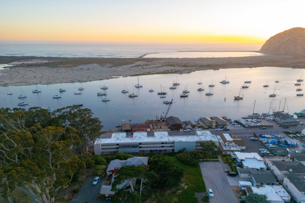 456 Embarcadero Inn Suites