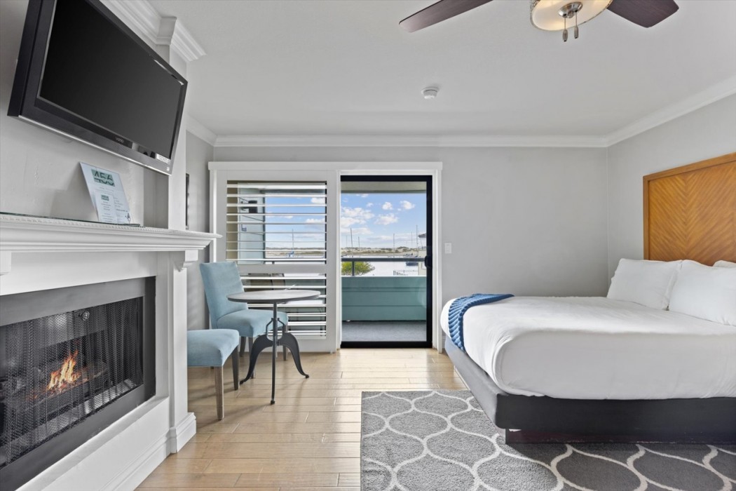 456 Embarcadero Inn Suites 34/77